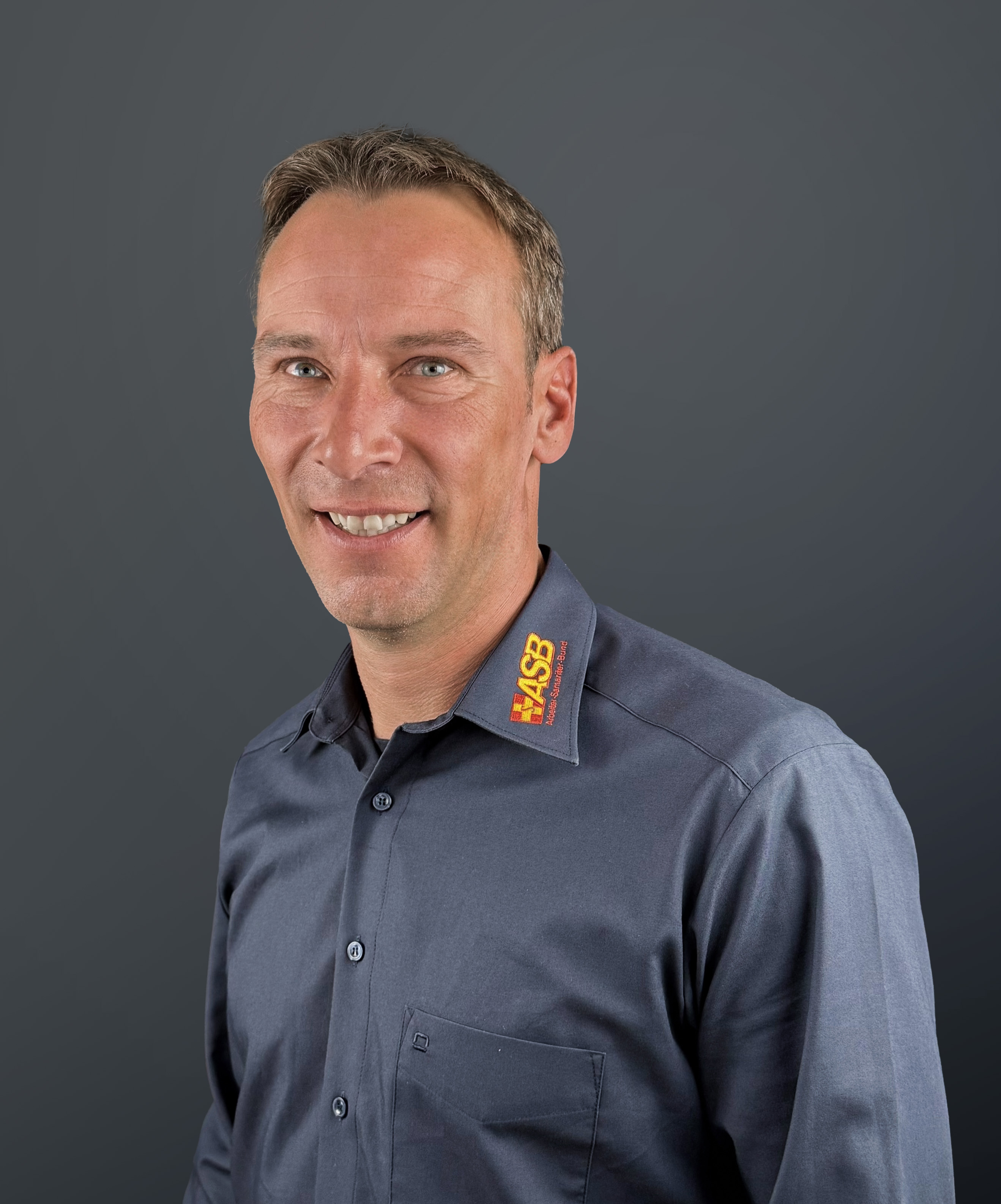 Mitarbeiterfoto_Website_THelms.jpg